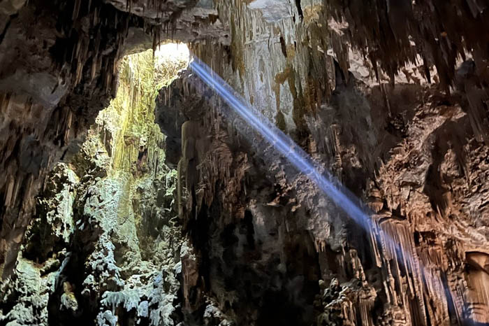 Abismo Anhumas, abertura da caverna, iluminação